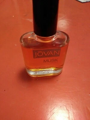 Colonia para después del afeitado Jovan Musk para hombres .5 fl oz/15 ml Foto 1 de 2
