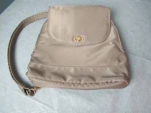 NWOT Travelton Taupe Backpack Anti-Theft Bag - Zipper & Lots of Pockets - e5 ck - Picture 1 of 9