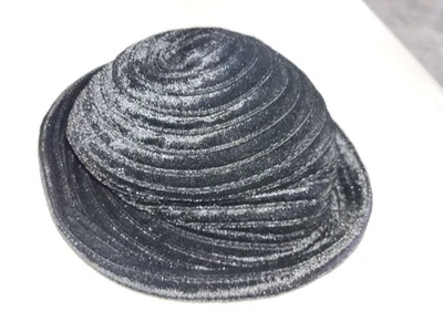 Nuevo sombrero negro para dama, un talla para todos Foto 1 de 4