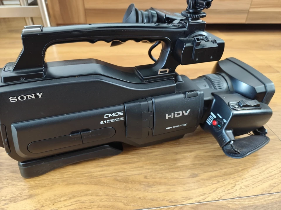SONY HVR-HD1000E/1000P  HDV. MiniDV Camcorder with EXTRAS - Image 1 of 4