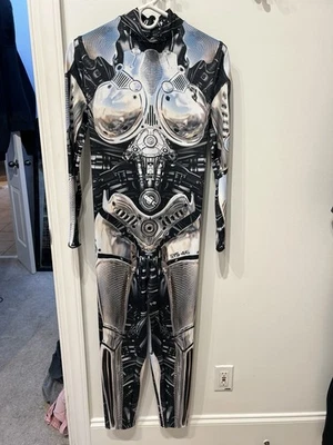 Body robot para Halloween, festivales, disfraz cosplay de Badinka. Bien hecho.  Foto 1 de 4