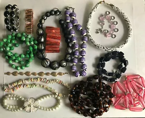 14 Ketten u.a. - teilweise ausgefallenes Design - Modeschmuck -s.Galeriebilder - Bild 1 von 12