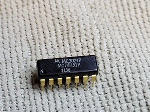 MC3023P GOLD MOTOROLA RARE (DC 7136) VINTAGE NEW OEM ORIGINAL SALE USA $29 - Picture 1 of 2