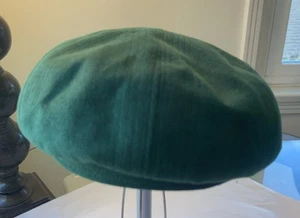 VTG Halston Green Ultra Suede Beret Hat~Lined~S/M MINT CONDITION~Looks New - Picture 1 of 6