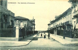 VIAREGGIO, ITALY, VIA GABRIELE D'ANNUNZIO, VINTAGE POSTCARD - Picture 1 of 2