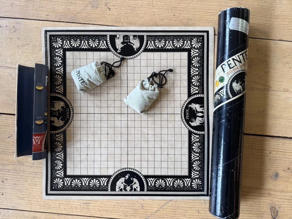 Pente Classic Game of Skill 1977 Black Tube Complete Set - Image 1 of 1