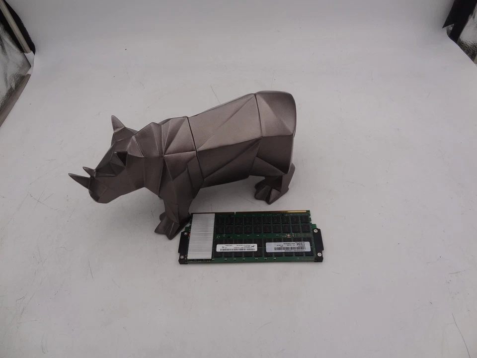 IBM 00JA664 32Gb DDR3 Memory 4GX72 Cdimm DRAM - Image 1 of 1
