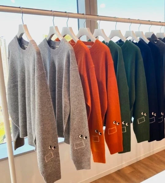 UNIQLO anya hindmarch Premium Lambswool Long-Sleeve Crew Neck Sweater 468868 - Image 1 of 1