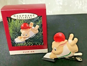 1993 Hallmark Keepsake Ornament Home for Christmas Clip on Ornament - Picture 1 of 3