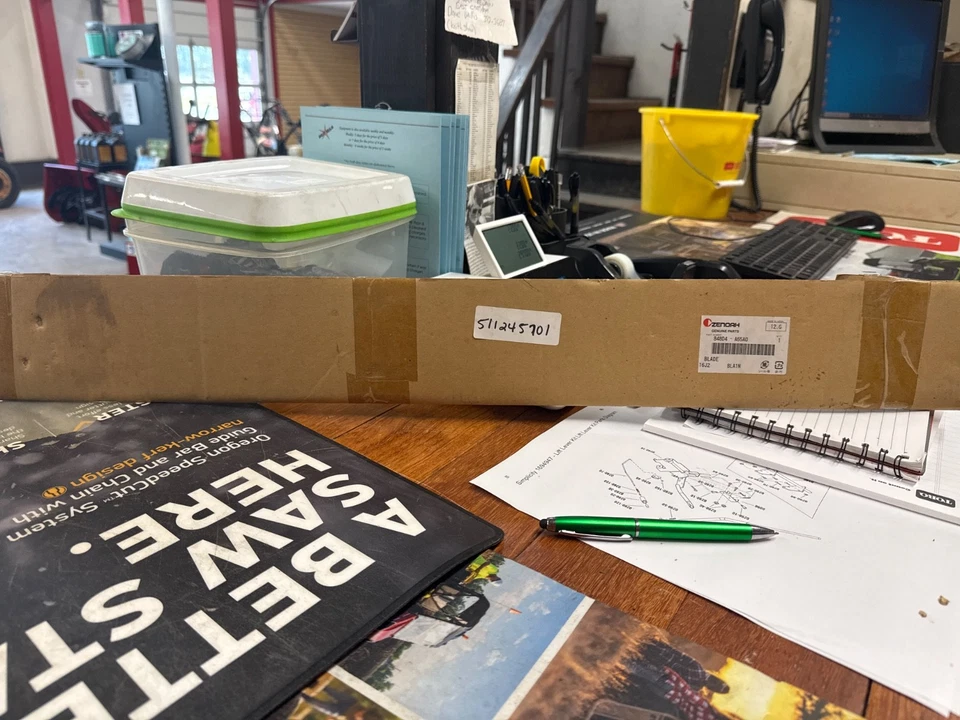 Cuchilla cortasetos Red Max 24 pulgadas Foto 1 de 2