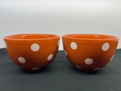 Juego de 2 cuencos de cerámica Coventry naranja y blanco a lunares Foto 1 de 4