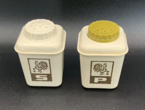 Vintage Retro MCM Plastic Roostet Salt and Pepper Shakers Cream Avocado Green - Picture 1 of 8