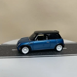 Johnny Lightning Street Freaks Import Heat Mini Cooper Blue/Black Roof 1:64 NM - Picture 1 of 12