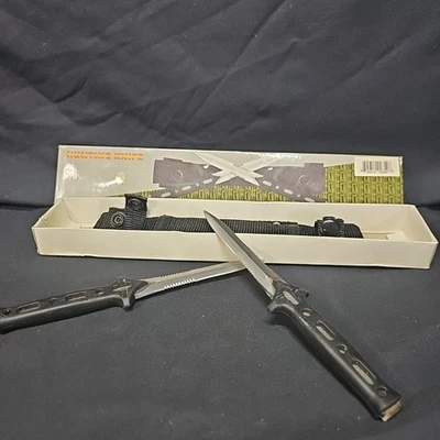 Juego de cuchillos dobles con funda de nailon para cinturón horizontal Foto 1 de 4