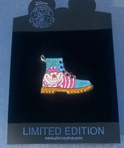 Disney Shopping Cheshire Cat Sparkly Boot Steppin’ Out Series LE 500 Pin NOC - Imagen 1 de 6