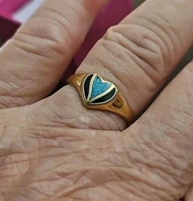 Кольцо в форме сердца с чипом бирюзовый черный оникс золотистый COP 89 8 марок размер пробник 7 или 8  - Изображение 1 из 4