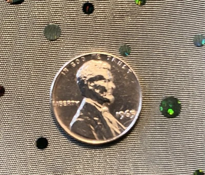 1965 Lincoln Penny No Mint Mark.  Error "L" on rim.Excellent Condition~ - Image 1 of 2