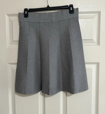 Hermosa falda loft para mujer SP plisada gris suave Foto 1 de 4