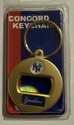 New York Yankees Vintage Bev Key Chain 3In1 Beer Bottle,Can Top Opener NEW - Image 1 of 2