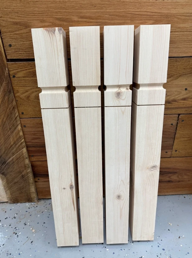 Patas de mesa de comedor Mission (pino rústico) Foto 1 de 1