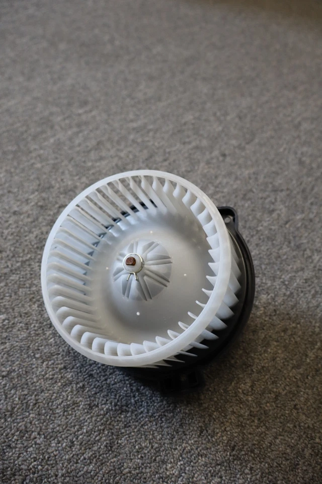 Ventilador de motor soplador OEM LHD - Aston Martin V8 V12 Vantage DBS DB9 - 4G43-19F613-AA Foto 1 de 4