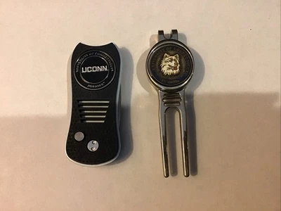 Dos herramientas de divot de golf Huskies UCONN de la Universidad de Connecticut, con marcadores de pelota Foto 1 de 4
