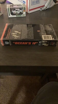 Sealed Classic OCEANS 11 vhs - Image 1 of 4