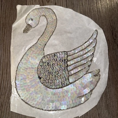 Aplique de Lentejuelas Cisne Blanco Vintage Pegajoso Espalda XL Suéter Decoración 8” X 6” Foto 1 de 4