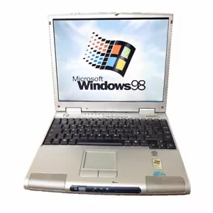 Notebook PC Portatile Windows 98 Floppy Collegamento Seriale RETRO GAMING 21024 - Foto 1 di 5