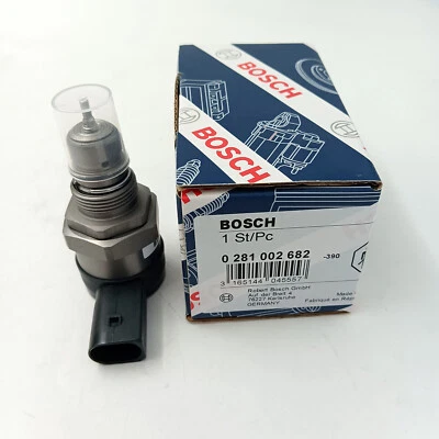 Fuel Pressure Regulator 0281002682 For 2004-06 Mercedes Dodge Sprinter 2500 3500 - Image 1 of 4