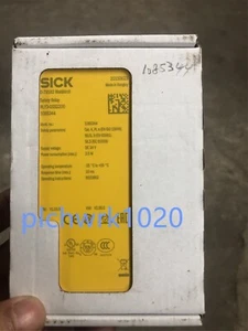 1 PCS NEW IN BOX SICK safety relay RLY3-0SSD200 1085344 - Picture 1 of 3