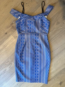 Womens blue / nude lace dress from River Island, fits size 10-12 great condition - Picture 1 of 5