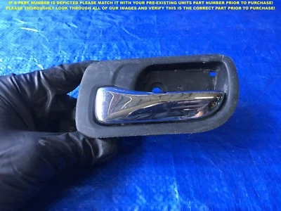 Manija de puerta interior trasera izquierda conductor Honda Accord 2003 2004 2005 fabricante de equipos originales     Foto 1 de 3