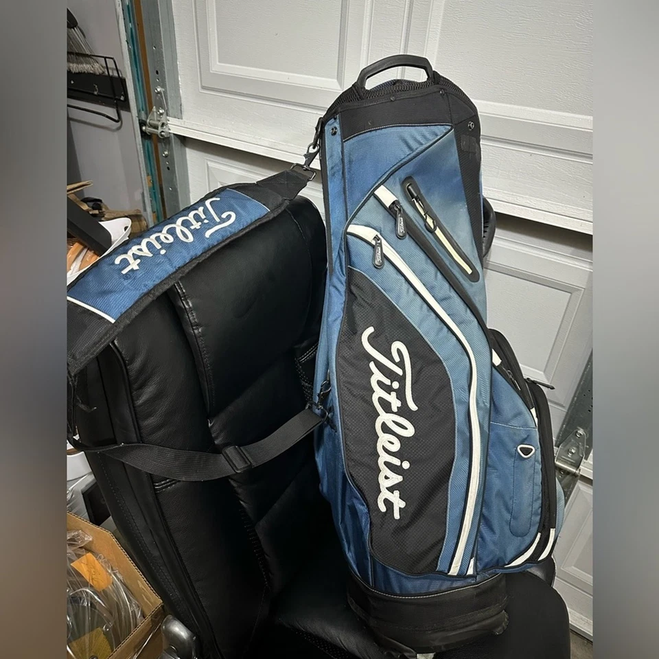 Bolsa de carro de golf Titleist azul 14 vías Foto 1 de 4