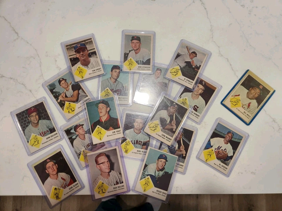 Lote de 18 tarjetas de béisbol Fleer 1963 incluyendo Jim Kaat Minnesota Twins Foto 1 de 1