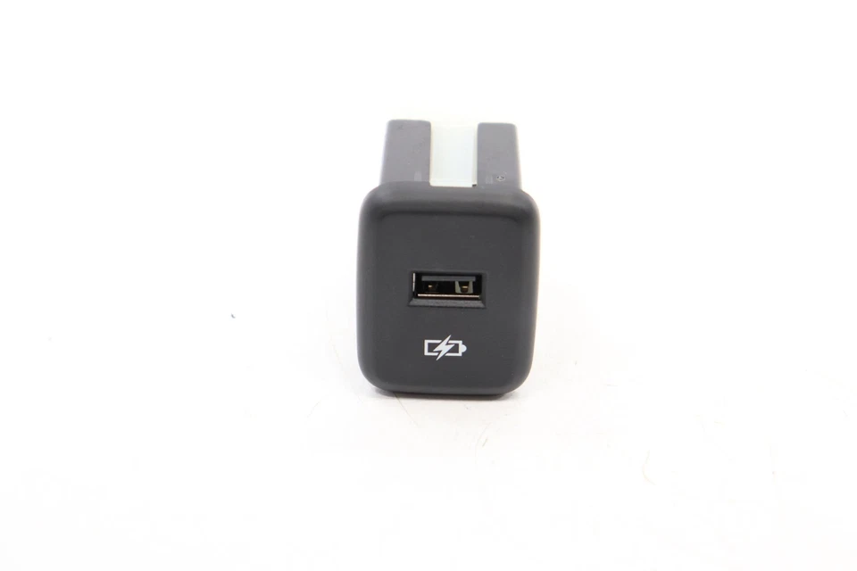 2018-2024 BUICK ENCLAVE REAR RIGHT OR LEFT QUARTER PANEL USB OUTLET OEM 13527225 - Image 1 of 4