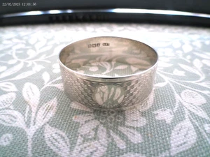 Vintage Solid Silver Napkin Ring; Birmingham 1940, 13gm. Crisford & Norris. - Picture 1 of 5