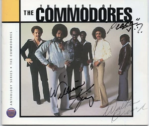 THE COMMODORES - Folleto CD firmado múltiple SOLO por 3 - Lo mejor de - MÚSICA - Imagen 1 de 1