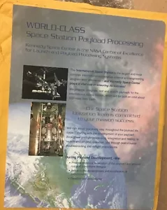 NASA Raumstation Weltklasse Nutzlastverarbeitung Kennedy Space Center Anzeige - Bild 1 von 2