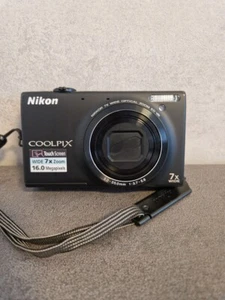 Fotocamera NIKON COOLPIX S6100 Compact Camera Black Touch Screen 16MP - 7x Zoom - Foto 1 di 8