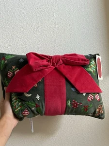 POTTERY BARN TEEN RIFLE PAPER CO GREEN CHRISTMAS PRESENT EMBROIDERED PILLOW - Picture 1 of 4