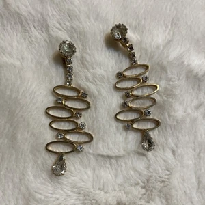 BIG FANTASTIC VINTAGE GOLD TONE DANGLE EARRINGS WITH RHINESTONES Unique - Picture 1 of 4