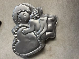 Wilton Angel Holding Heart Cake Pan – Vintage Valentine/Religious Baking Mold - Picture 1 of 2
