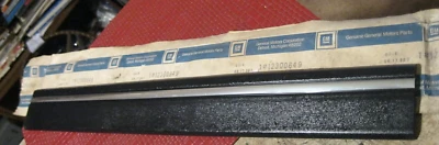 Nuevo de Lote Antiguo Chevrolet S10 1982-1983 Carrocería Moldura Lateral, 21 3/4" Largo Foto 1 de 3