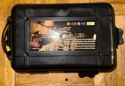 Led Brillante Torcia nuovo con custodia - Immagine 1 di 2