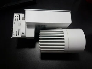 LED Strahler BWS-30WW11-1F weiß, 3000K, 40° incl. 3 Phasen-Adapter weiß - Bild 1 von 4