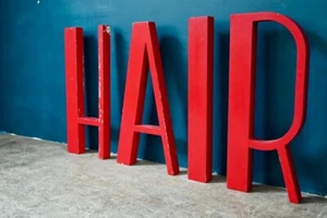 Énormes Lettres enseigne en bois commerce vintage salon de coiffure H A I R - Imagen 1 de 12