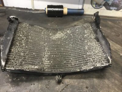 Radiador de refrigeración de motor Yamaha YZF-R1 YZF R1 5VY 2004-2006 Foto 1 de 4