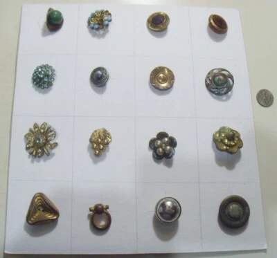 1920-1940s antique museum grade collector assorted buttons lot 54059 - Image 1 of 4