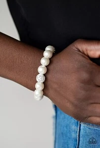 Paparazzi Cake Walk - White Bracelet BEAUTIFUL 🤍🤍🤍🩶🩶🩶 BNWTs - Picture 1 of 5